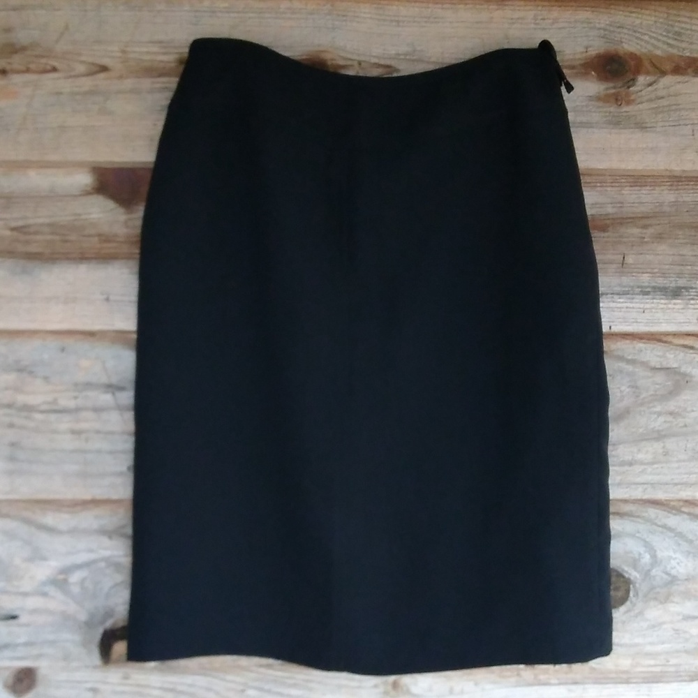 Jones Studio black skirt Women's size 8